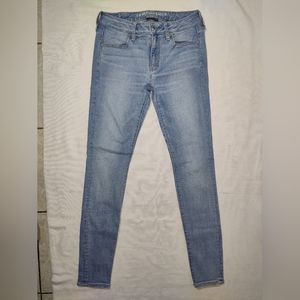American Eagle Light Washed Size 8 Jeans